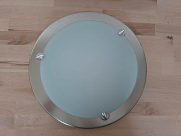 Plafond lamp beschikbaar voor biedingen
