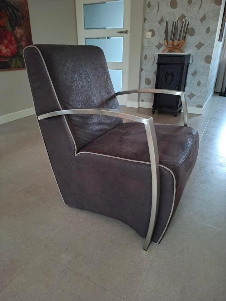 Bruin nubuck leren stoel., Huis en Inrichting, Stoelen, Zo goed als nieuw, Ophalen of Verzenden