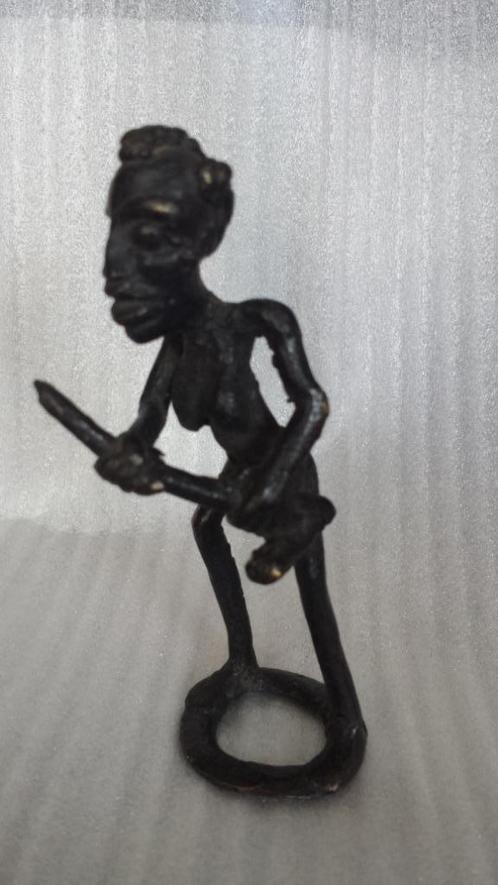 ASHANTI beeldje <> Tribal Art <> Vrouw met Hakbijl, Antiek en Kunst, Kunst | Niet-Westerse kunst, Ophalen of Verzenden