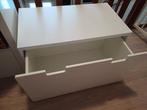 Smastad Ikea kist + tafeltje, Kinderen en Baby's, Kinderkamer | Commodes en Kasten, 50 tot 70 cm, Zo goed als nieuw, 75 tot 100 cm