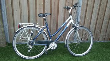 Trek damesfiets t400 navigator als nieuw zie fotos fiets is  beschikbaar voor biedingen