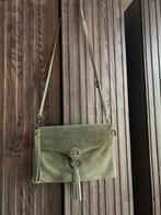Mooi suèdine enveloptasje €25,-, Sieraden, Tassen en Uiterlijk, Tassen | Schoudertassen, Ophalen of Verzenden, Gebruikt, Groen