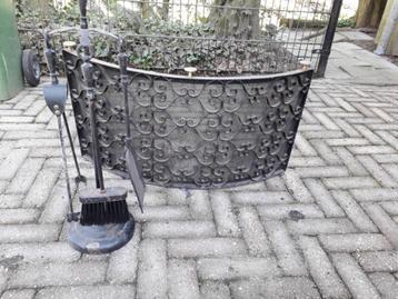 Haardscherm + haardgereedschap beschikbaar voor biedingen
