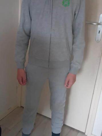 Jogging pak twoday  beschikbaar voor biedingen