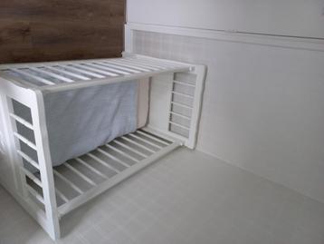 Wit ledikantje met hartje 60x120 beschikbaar voor biedingen