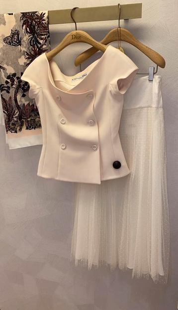 Iconische Christian Dior Blouse en Plissé Rok Maat 38 (FR) beschikbaar voor biedingen