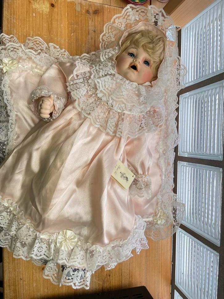 Vintage Porseleinen Pop - Classic Art Collection (wd-30), Verzamelen, Poppen, Gebruikt, Pop, Levensecht of Reborn, Ophalen