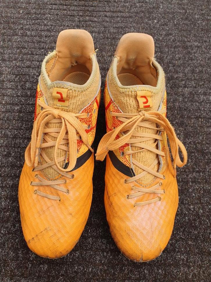 Oranje Kipsta voetbalschoenen 36, Sport en Fitness, Voetbal, Schoenen, Maat XS of kleiner, Ophalen of Verzenden