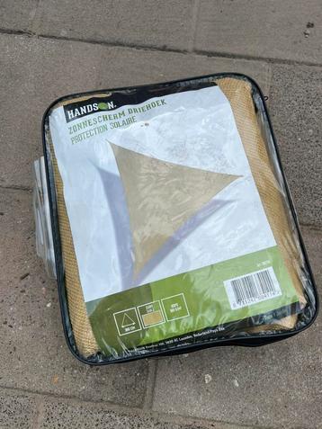 Schaduwdoek driehoek 3,60 (185g/m3) beschikbaar voor biedingen