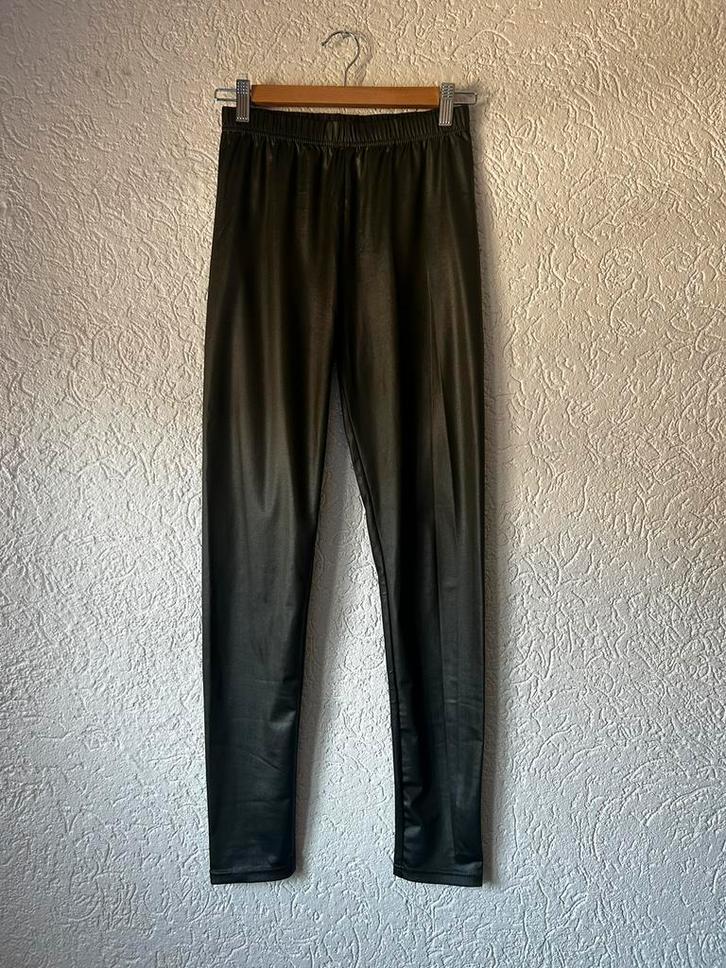 Groene legging True Spirit (M), Kleding | Dames, Leggings, Maillots en Panty's, Zo goed als nieuw, Legging, Maat 40/42 (M), Groen