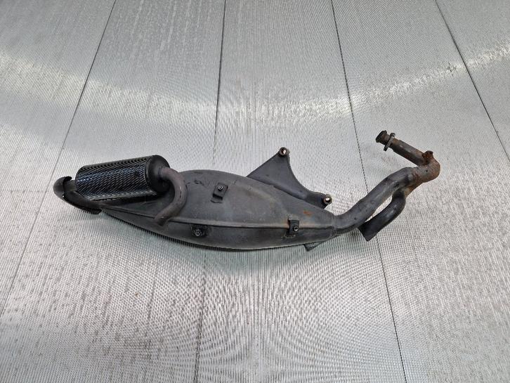 UItlaat voor gilera runner c36 sp pro , of zip sp nieuwstaat, Fietsen en Brommers, Brommeronderdelen | Scooters, Gebruikt, Piaggio