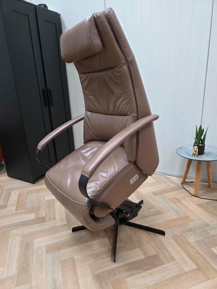 Prominent humberto accu sta op stoel relax mocca leer ster, Huis en Inrichting, Fauteuils, Zo goed als nieuw, Leer, 50 tot 75 cm