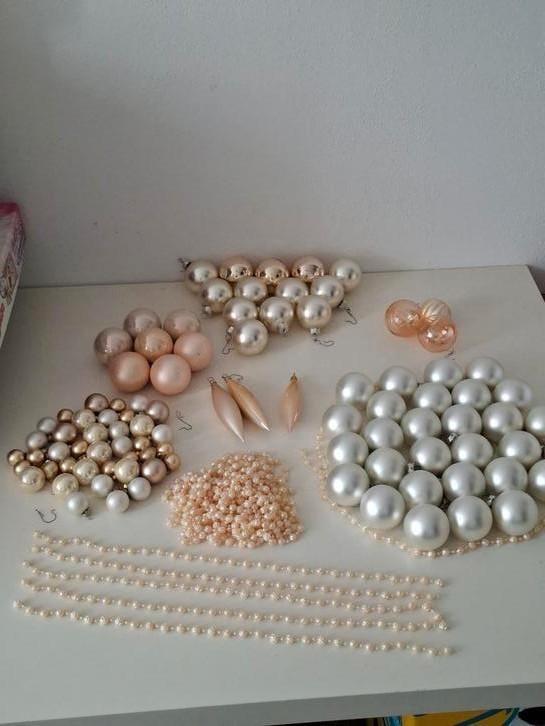Grote set kerstballen en kettingen zalm/zilver glas, Diversen, Kerst, Zo goed als nieuw, Ophalen of Verzenden