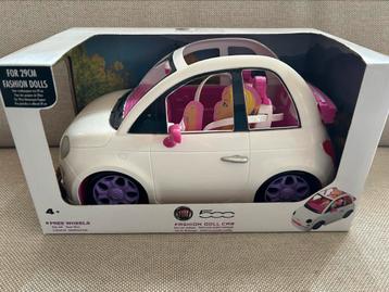 Fiat 500 Barbie speelgoed auto ( nieuw. beschikbaar voor biedingen
