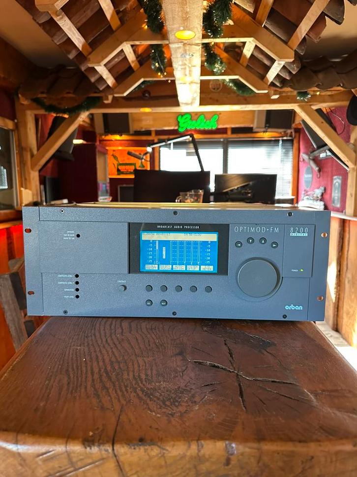 Orban Optimod FM 8200, Audio, Tv en Foto, Professionele Audio-, Tv- en Video-apparatuur, Zo goed als nieuw, Ophalen of Verzenden
