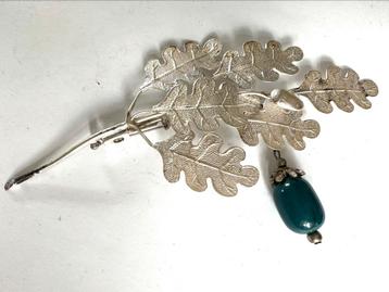 Herfst broche beschikbaar voor biedingen
