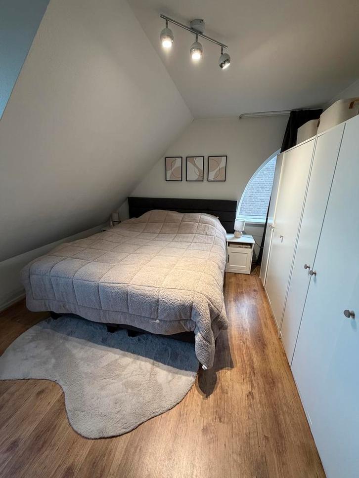 Kledingkasten, nachtkastjes en bedden te koop, Huis en Inrichting, Kasten | Kledingkasten, Zo goed als nieuw, 200 cm of meer, 150 tot 200 cm