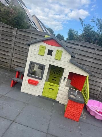 Smoby tuinhuis+buitenkeuken+picknicktafel+parasol beschikbaar voor biedingen