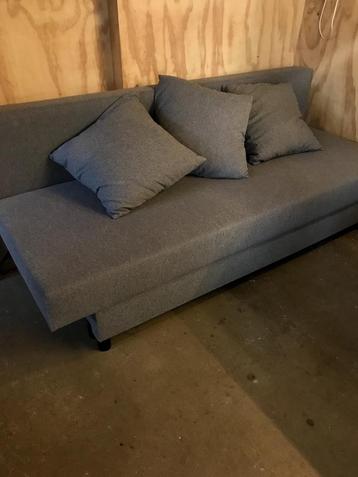 Bedbank IKEA Älvdalen, donkergrijs, drie kussens, lade beschikbaar voor biedingen