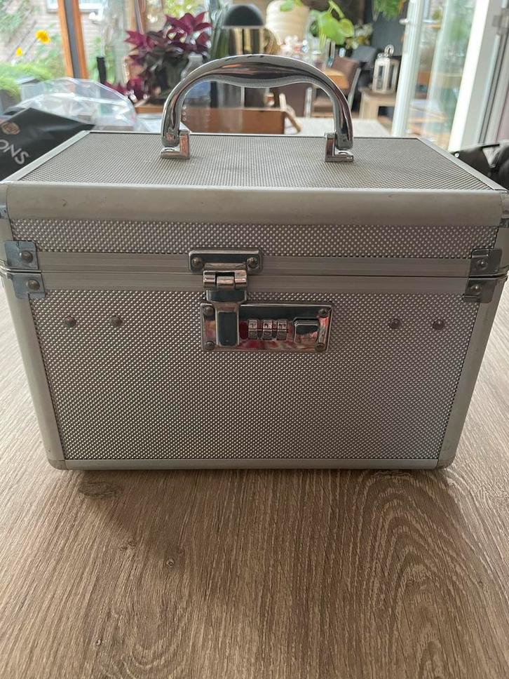 Make-up Koffer, Sieraden, Tassen en Uiterlijk, Beautycases, Gebruikt, Hardcase, Grijs, Met slot, Met spiegeltje(s), Ophalen of Verzenden