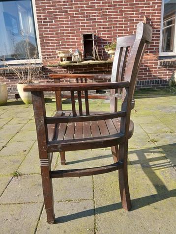 Teakhouten stoel beschikbaar voor biedingen
