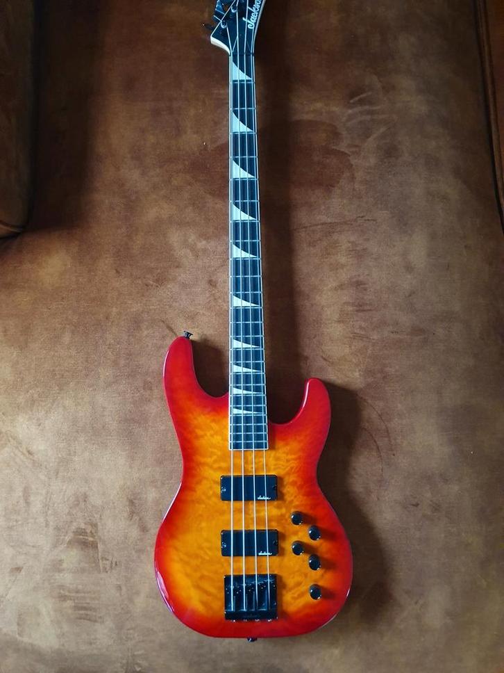 Jackson Basgitaar, Muziek en Instrumenten, Snaarinstrumenten | Gitaren | Bas, Gebruikt, Elektrisch, Ophalen of Verzenden