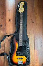 Nette Squier Precision Bass Sunburst + Hoes & Kabel, Muziek en Instrumenten, Snaarinstrumenten | Gitaren | Bas, Ophalen, Zo goed als nieuw