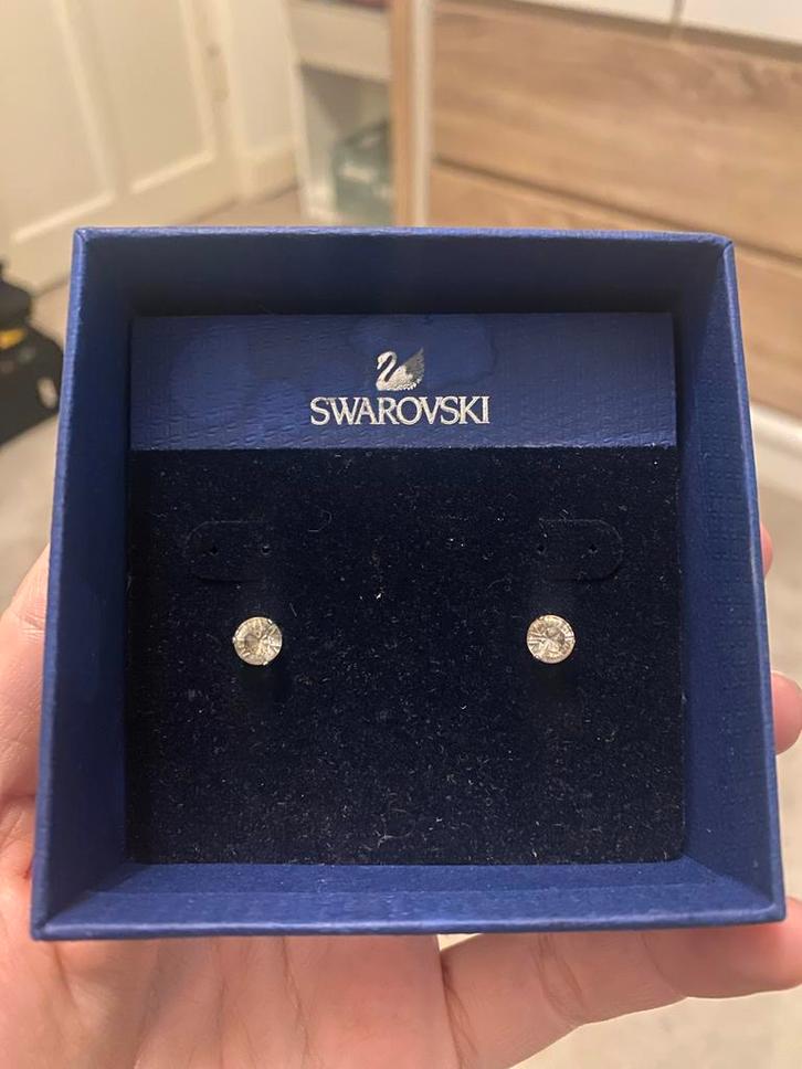 Swarovski Oorbellen in Originele Doos, Sieraden, Tassen en Uiterlijk, Oorbellen, Gebruikt, Knopjes of Stekers, Glas, Zilver, Met kristal
