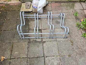Fietsenrek voor 4 fietsen  beschikbaar voor biedingen