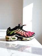 Nike Air Max Plus “Green Strike Flash Crimson”, Ophalen of Verzenden, Zo goed als nieuw, Groen, Sneakers of Gympen