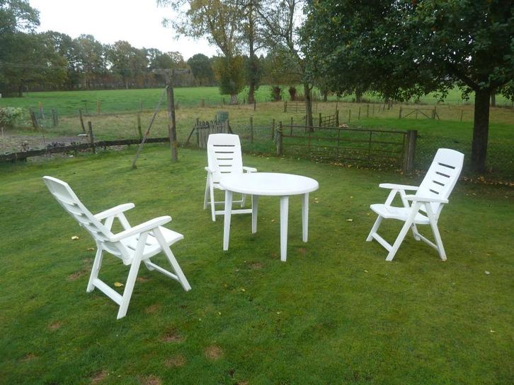 Tuinset met Hartman tafel en 3 stoelen, Tuin en Terras, Tuinsets en Loungesets, Gebruikt, Tuinset, Kunststof, 3 zitplaatsen, Eettafel