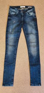 Revelation Donkerblauwe Spijkerbroek Maat 27, XS, Blauw, Ophalen of Verzenden, Zo goed als nieuw, W27 (confectie 34) of kleiner