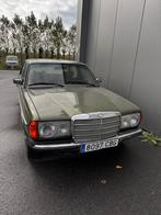 Oldtimer Mercedes Benz W123 250 met 15.674, Auto's, Oldtimers, Handgeschakeld, Sedan, Airconditioning, Groen