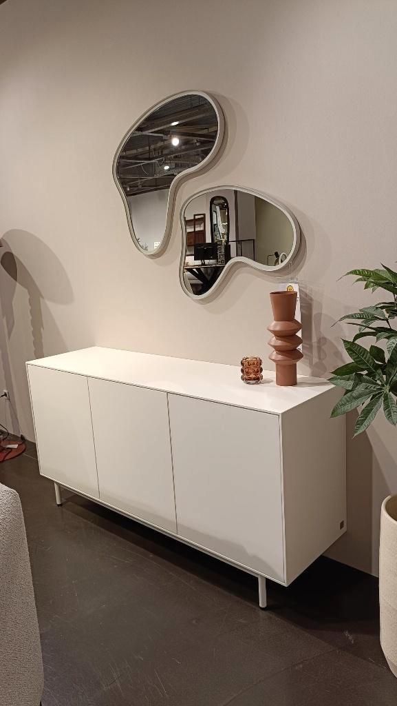 Showmodel dressoir wit Moiano, Huis en Inrichting, Kasten | Dressoirs, Zo goed als nieuw, 100 tot 150 cm, 25 tot 50 cm, Met deur(en)