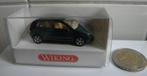 VW POLO DONKERGROEN IN OVP VW POLO MINIATUUR, Ophalen of Verzenden, Nieuw, Auto, Wiking