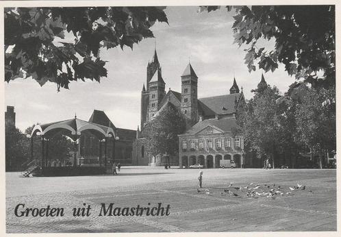 MAASTRICHT Vrijthof met Duiven Groeten (Roodstempel)  gr..f., Verzamelen, Ansichtkaarten | Nederland, Gelopen, Limburg, 1980 tot heden