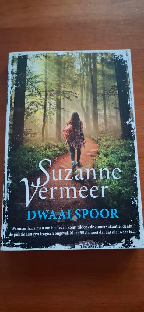 Suzanne Vermeer - Dwaalspoor, Boeken, Thrillers, Zo goed als nieuw, Ophalen of Verzenden