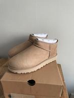 Ugg classic mini sand, UGG, Beige, Nieuw, Ophalen of Verzenden