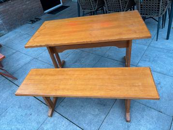 Vintage 60s Pine scandinavische design bank tafel beschikbaar voor biedingen