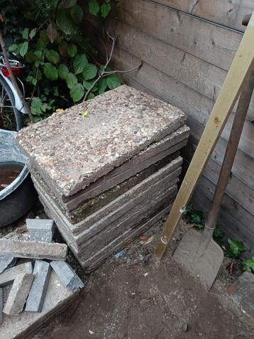 Betontegels 40x60 beschikbaar voor biedingen