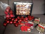 Diverse rode en gouden kerstballen en versiering., Ophalen of Verzenden, Zo goed als nieuw