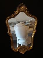 Sierlijke spiegel met kuif en heeft een houten gouden lijst, Ophalen, Overige vormen, Minder dan 50 cm, Minder dan 100 cm