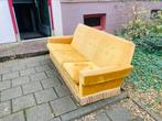 Prachtige okergele bank, Huis en Inrichting, Banken | Bankstellen, Vintage, Driepersoons, 75 tot 100 cm, Ophalen of Verzenden