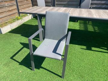 Aluminium tuinstoel met all weather bekleding en stapelbaar beschikbaar voor biedingen