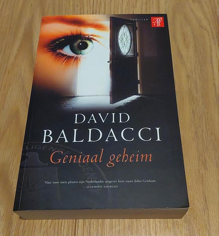 David Baldacci - Geniaal geheim, Boeken, Thrillers, Zo goed als nieuw, Ophalen of Verzenden