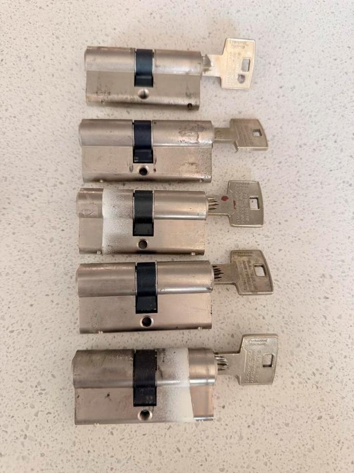 13 Complete Pfaffenhain Euro cylinder locks + accessoires, Doe-het-zelf en Verbouw, Hang- en Sluitwerk, Gebruikt, Slot, Ophalen of Verzenden