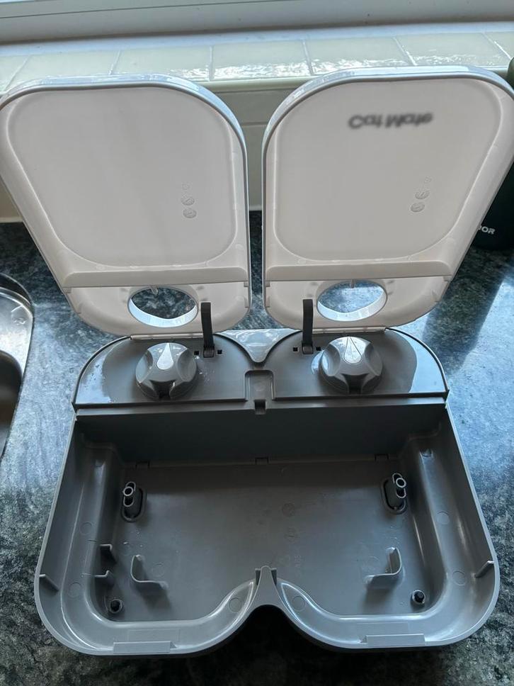 Automatische voerbak kat of hond, Dieren en Toebehoren, Kattenvoerbakken en Drinkbakken, Zo goed als nieuw, Automatisch, Ophalen of Verzenden