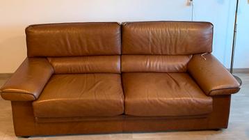 2 en 3 zits rundlederen bankstel beschikbaar voor biedingen