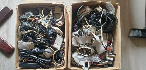 2 dozen kabels uit verschillende tijds periodes, Hobby en Vrije tijd, Elektronica-componenten, Gebruikt, Ophalen