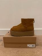 Ugg classic mini platform, Kleding | Dames, Schoenen, Ophalen of Verzenden, Zo goed als nieuw, Bruin